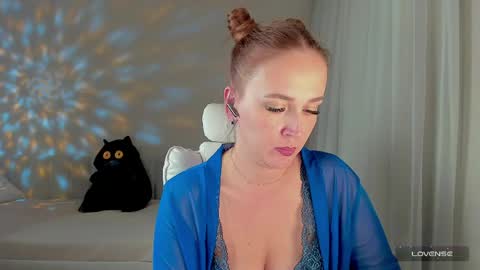 Snapshot of she_wolf1 chatting on April 29, 2026, 2:21 pm she_wolf1 online show from April 29, 2026, 2:21 pm