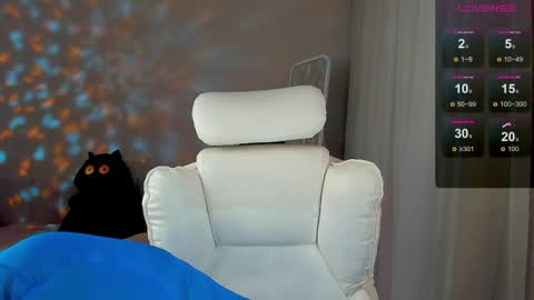 Snapshot of she_wolf1 chatting on May 7, 2026, 2:55 pm she_wolf1 online show from May 7, 2026, 2:55 pm