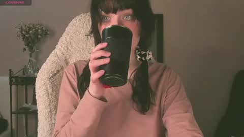 Snapshot of sheeny_shy chatting on April 21, 2026, 10:23 pm Chiara online show from April 21, 2026, 10:23 pm