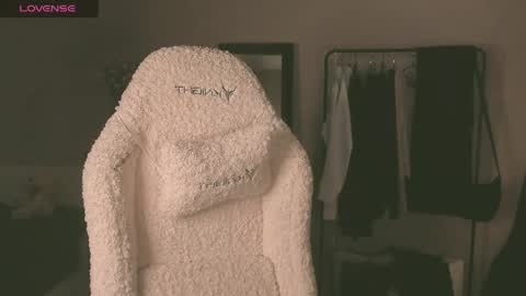 Snapshot of sheeny_shy chatting on April 27, 2026, 5:33 pm Chiara online show from April 27, 2026, 5:33 pm