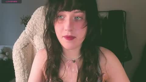 Snapshot of sheeny_shy chatting on May 10, 2026, 12:32 pm Chiara online show from May 10, 2026, 12:32 pm