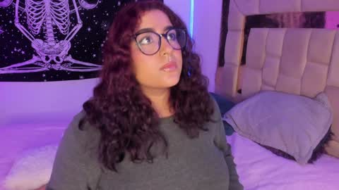 Heidy  online show from December 29, 2024, 8:44 am