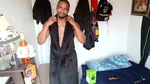 Snapshot of shelbycrazy chatting on March 3, 2025, 4:56 pm King-shelb online show from March 3, 2025, 4:56 pm