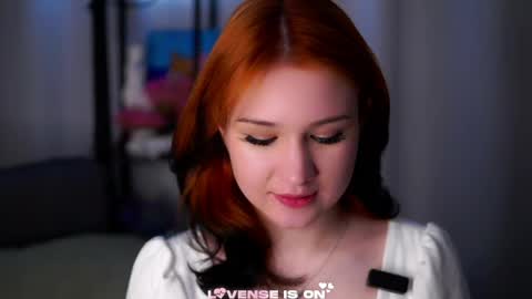 Lina online show from April 10, 2026, 2:44 pm