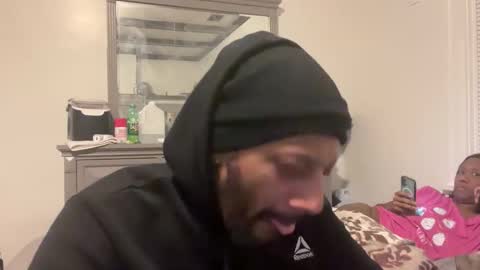 Snapshot of shelikes2play412 chatting on January 7, 2026, 10:40 am Aquarius69 online show from January 7, 2026, 10:40 am