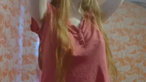 Erika online show from March 25, 2026, 7:31 pm