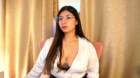 Snapshot of shelleymorell chatting on May 22, 2026, 12:33 pm Transmission schedule Monday - Friday 715 am to 200 pm time Colombia online show from May 22, 2026, 12:33 pm