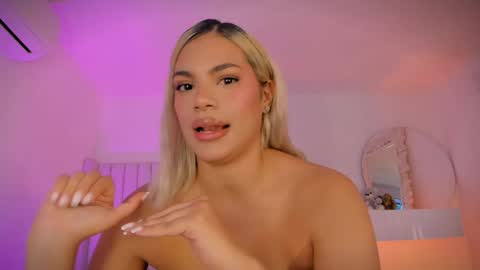 shelynna_azzul online show from February 27, 2026, 8:31 pm