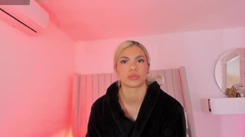 shelynna_azzul online show from May 11, 2026, 12:33 pm