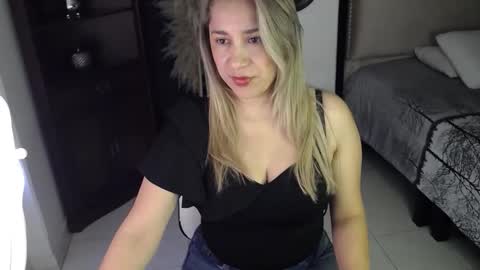 sheryl_jones online show from November 10, 2025, 12:04 pm