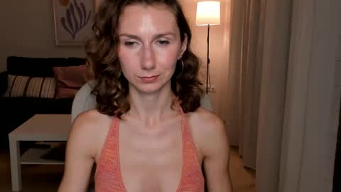 shesleepsnaked online show from December 17, 2024, 5:47 pm