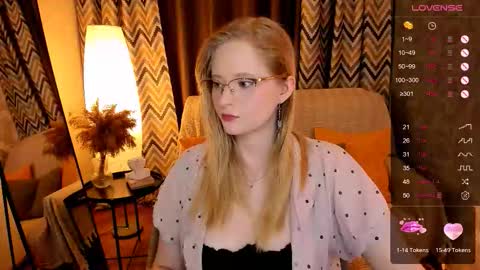 Snapshot of sheslinki chatting on October 13, 2025, 8:03 am Hello guys my name is Aemilia online show from October 13, 2025, 8:03 am
