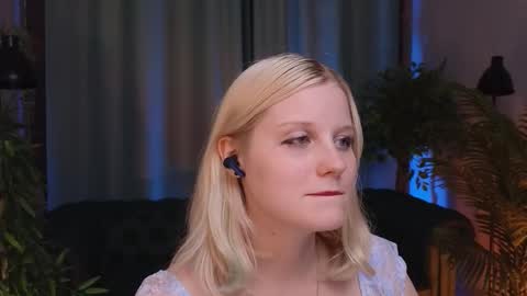 help me reach my first 25 thumbs up online show from September 13, 2025, 3:12 pm