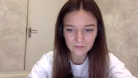 Snapshot of shining_pearl chatting on October 8, 2025, 7:55 pm Jesica online show from October 8, 2025, 7:55 pm