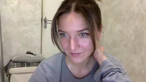 Snapshot of shining_pearl chatting on November 18, 2025, 9:41 pm Jesica online show from November 18, 2025, 9:41 pm