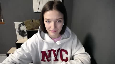 Snapshot of shining_pearl chatting on February 18, 2026, 7:04 am Jesica online show from February 18, 2026, 7:04 am