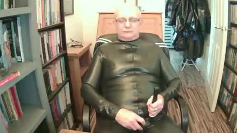 Shiny Gary online show from February 8, 2026, 11:46 am