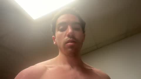 Snapshot of shirtlesshunk15 chatting on June 21, 2026, 3:20 am shirtlesshunk15 online show from June 21, 2026, 3:20 am