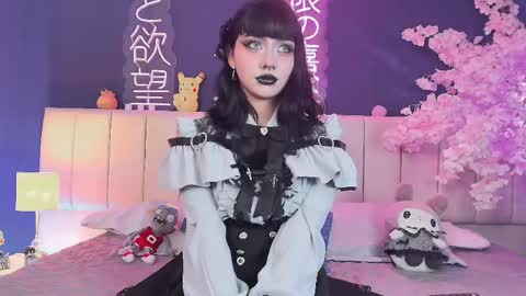 Snapshot of shizuko___ chatting on April 27, 2026, 8:18 pm Valentina online show from April 27, 2026, 8:18 pm