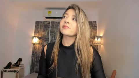 SHOFIA online show from May 28, 2026, 8:39 pm