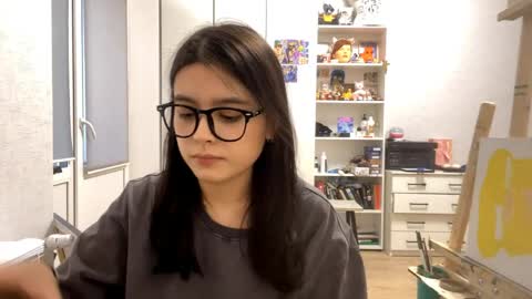 Marie online show from April 8, 2026, 1:55 pm