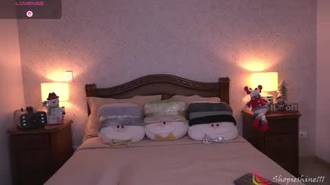 Sophie online show from December 3, 2025, 1:46 am