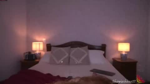 Sophie online show from April 18, 2026, 1:42 am