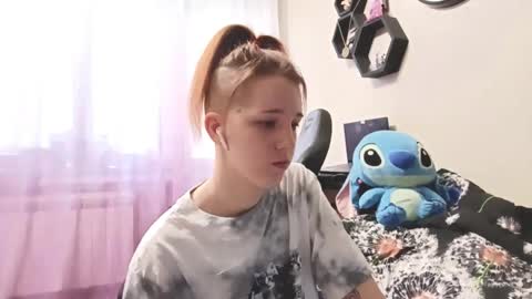 Snapshot of shoshanamcillwain chatting on November 24, 2025, 9:20 am Mia online show from November 24, 2025, 9:20 am