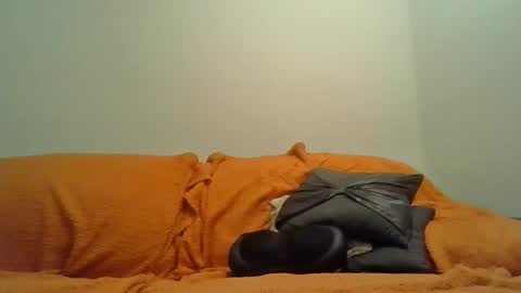 Snapshot of showherenow chatting on April 19, 2026, 6:02 am showherenow online show from April 19, 2026, 6:02 am