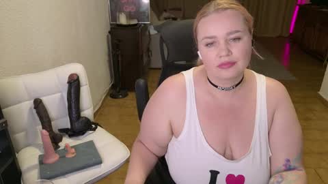 Mimi   online show from April 3, 2026, 6:17 pm