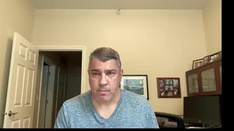 Snapshot of showmet chatting on October 18, 2025, 7:14 pm Chicago Guy online show from October 18, 2025, 7:14 pm