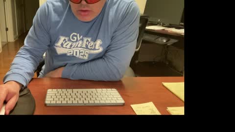 Snapshot of showmet chatting on April 5, 2026, 4:20 am Chicago Guy online show from April 5, 2026, 4:20 am