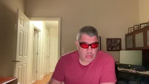 Snapshot of showmet chatting on July 10, 2026, 3:11 am Chicago Guy online show from July 10, 2026, 3:11 am