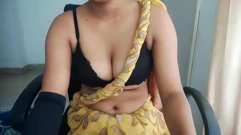 shreya_0 online show from September 26, 2025, 6:06 am