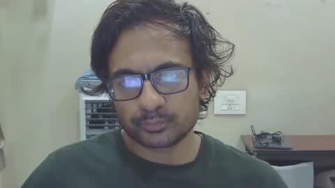 shubhamkhandelwal123 online show from April 8, 2026, 3:23 pm