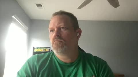 Snapshot of shughes740 chatting on September 28, 2025, 5:07 pm shughes740 online show from September 28, 2025, 5:07 pm