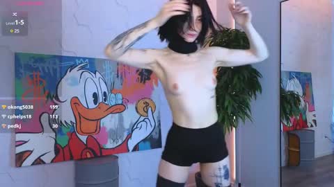 shungglebun online show from February 26, 2025, 6:47 am