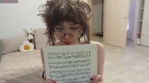 Aria online show from October 13, 2025, 4:51 pm