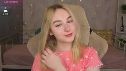 Snapshot of shy__polly chatting on June 7, 2026, 12:15 am Polly online show from June 7, 2026, 12:15 am