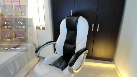 Nahomy online show from October 2, 2025, 5:20 pm