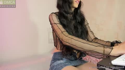 Angel  online show from November 4, 2025, 4:17 pm