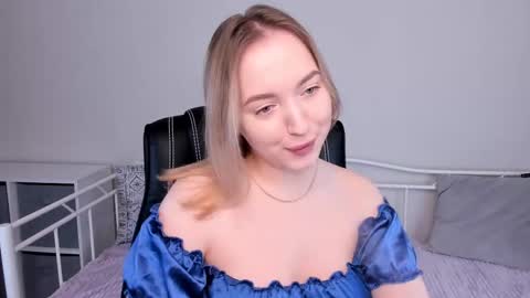 Snapshot of shy_annacutie chatting on March 11, 2025, 6:32 am Anna online show from March 11, 2025, 6:32 am