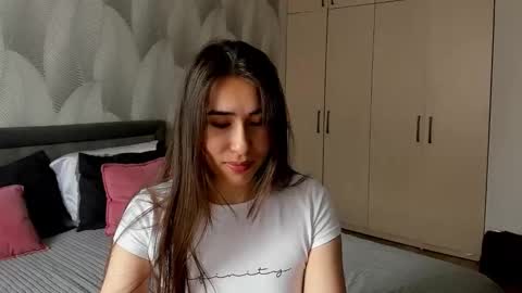 Mika online show from March 22, 2026, 4:05 am