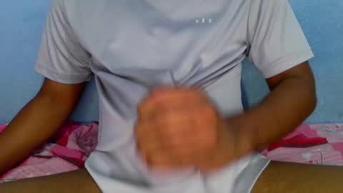 Snapshot of shy_eyes_ chatting on December 5, 2024, 2:42 am shyeyes online show from December 5, 2024, 2:42 am