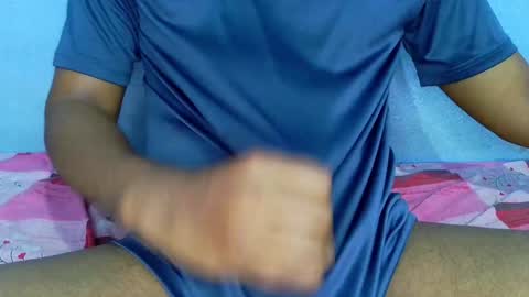 Snapshot of shy_eyes_ chatting on December 25, 2024, 6:09 am shyeyes online show from December 25, 2024, 6:09 am