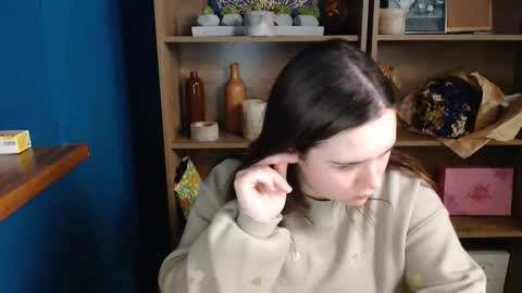 shy_lil online show from October 24, 2025, 5:04 am