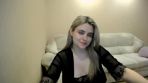 shy_sabrina_ online show from April 1, 2026, 9:01 pm