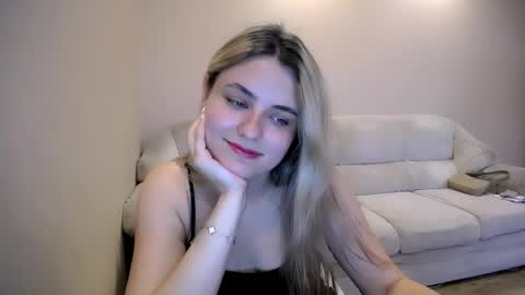 Snapshot of shy_sabrina_ chatting on June 3, 2026, 1:03 pm shy_sabrina_ online show from June 3, 2026, 1:03 pm