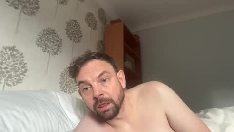 Snapshot of shyb35 chatting on October 24, 2025, 9:49 am shyb35 online show from October 24, 2025, 9:49 am