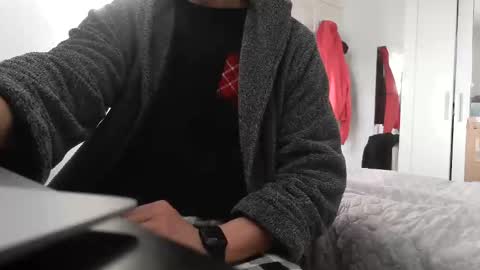 shyboy0533 online show from October 28, 2025, 8:07 am